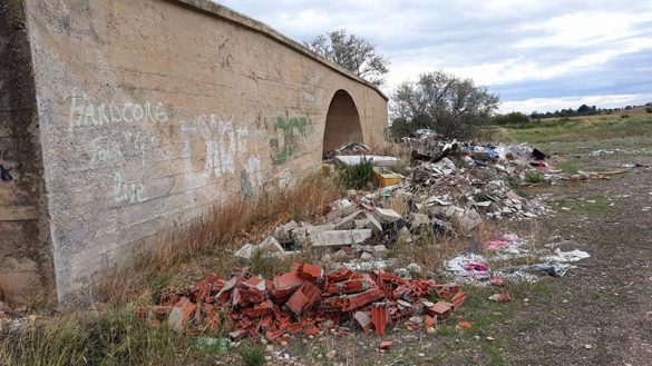 Vertidos-Pinseque01-(4)