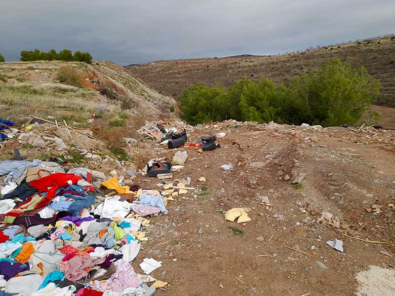 Vertido incontrolado en Aniñon