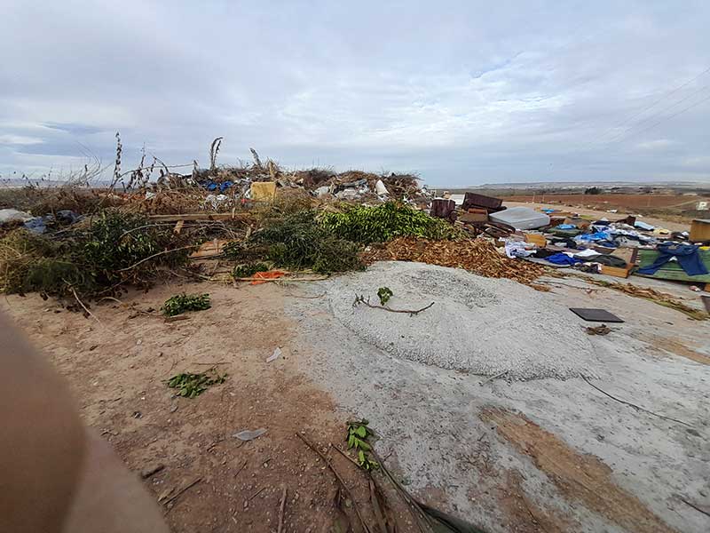 Lucena de Jalón la basura a las puertas del pueblo