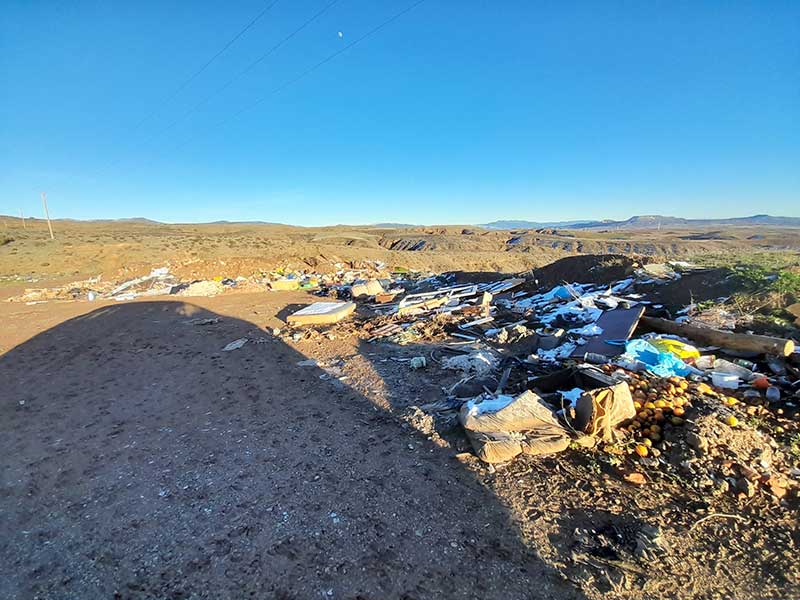 Villalengua, enseres, ruedas, escombros... en medio de la nada