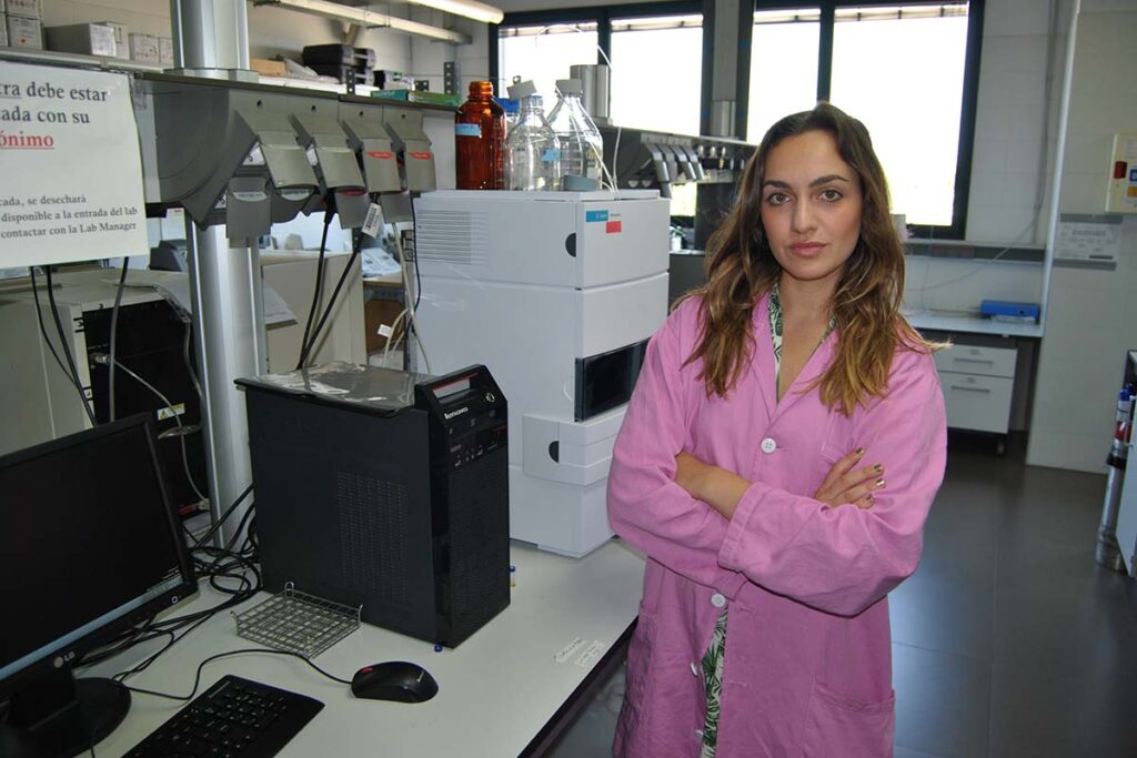 Virginia Gálvez Blanca graduada en biología y autora principal de estos dos trabajos.