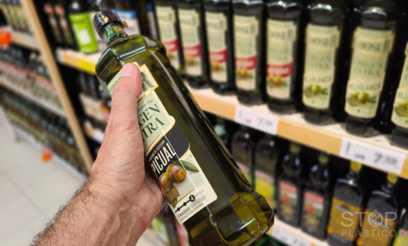 Microplastics in olive oil