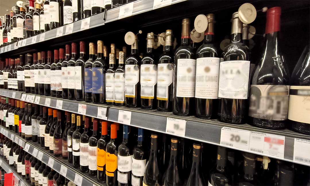El estudio “Message from the Bottle – The Rapid Rise of TFA Contamination Across the EU” analiza 49 vinos europeos procedentes de 10 países.