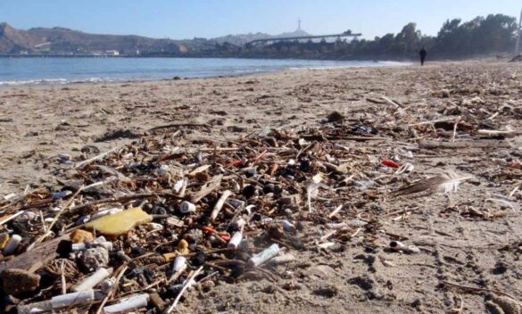 Basura en nuestras playas.